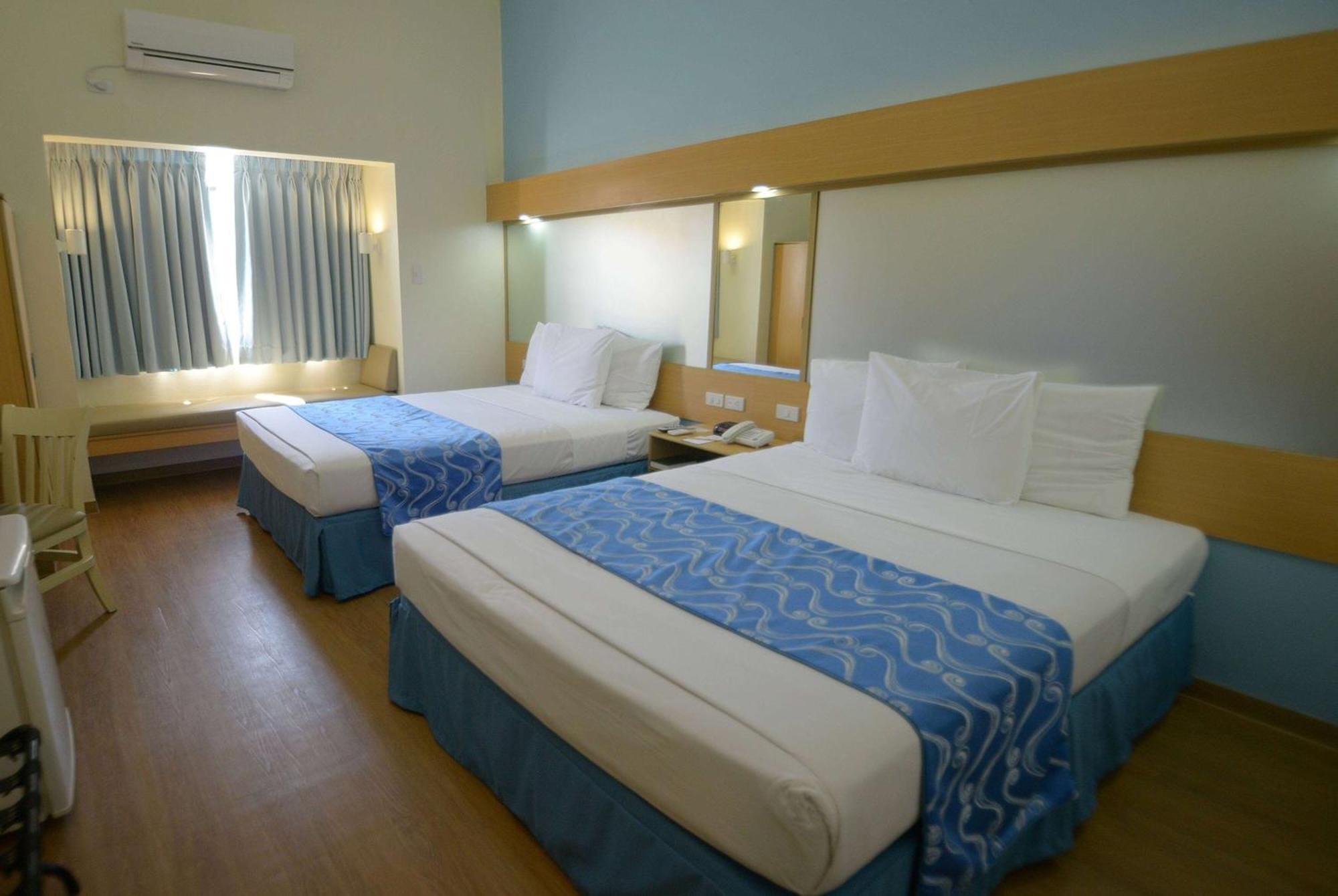 Microtel By Wyndham Davao City Kültér fotó