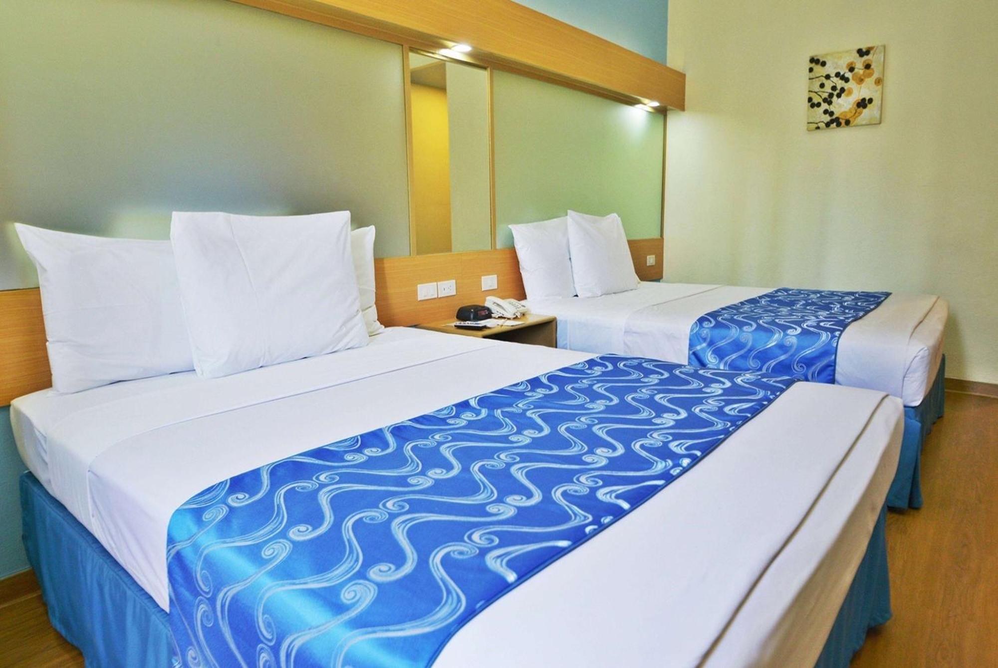 Microtel By Wyndham Davao City Kültér fotó