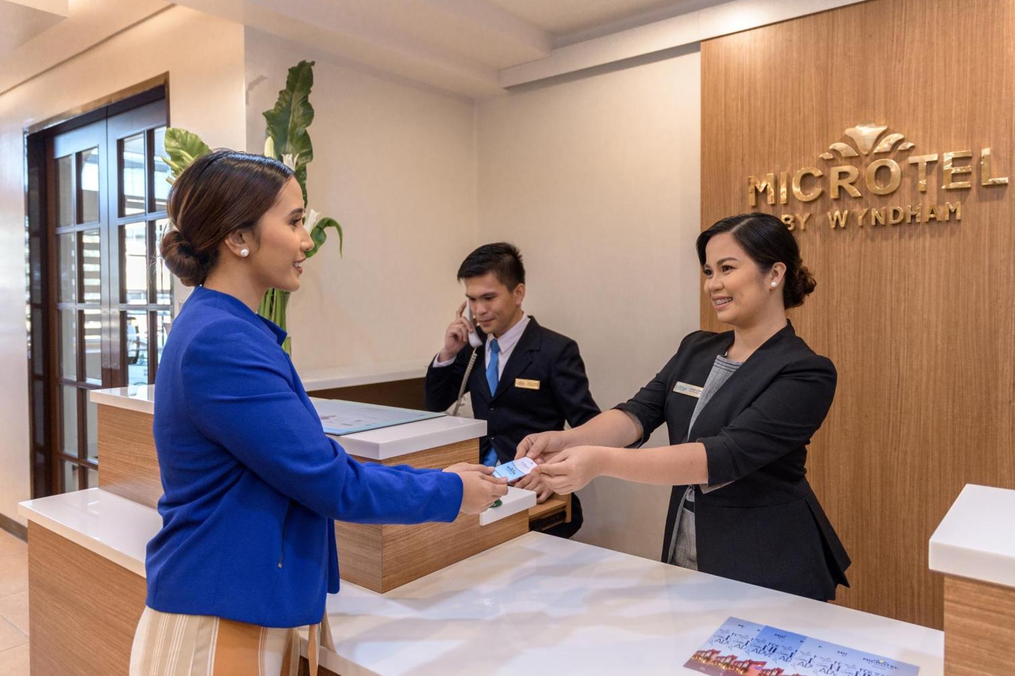 Microtel By Wyndham Davao City Kültér fotó