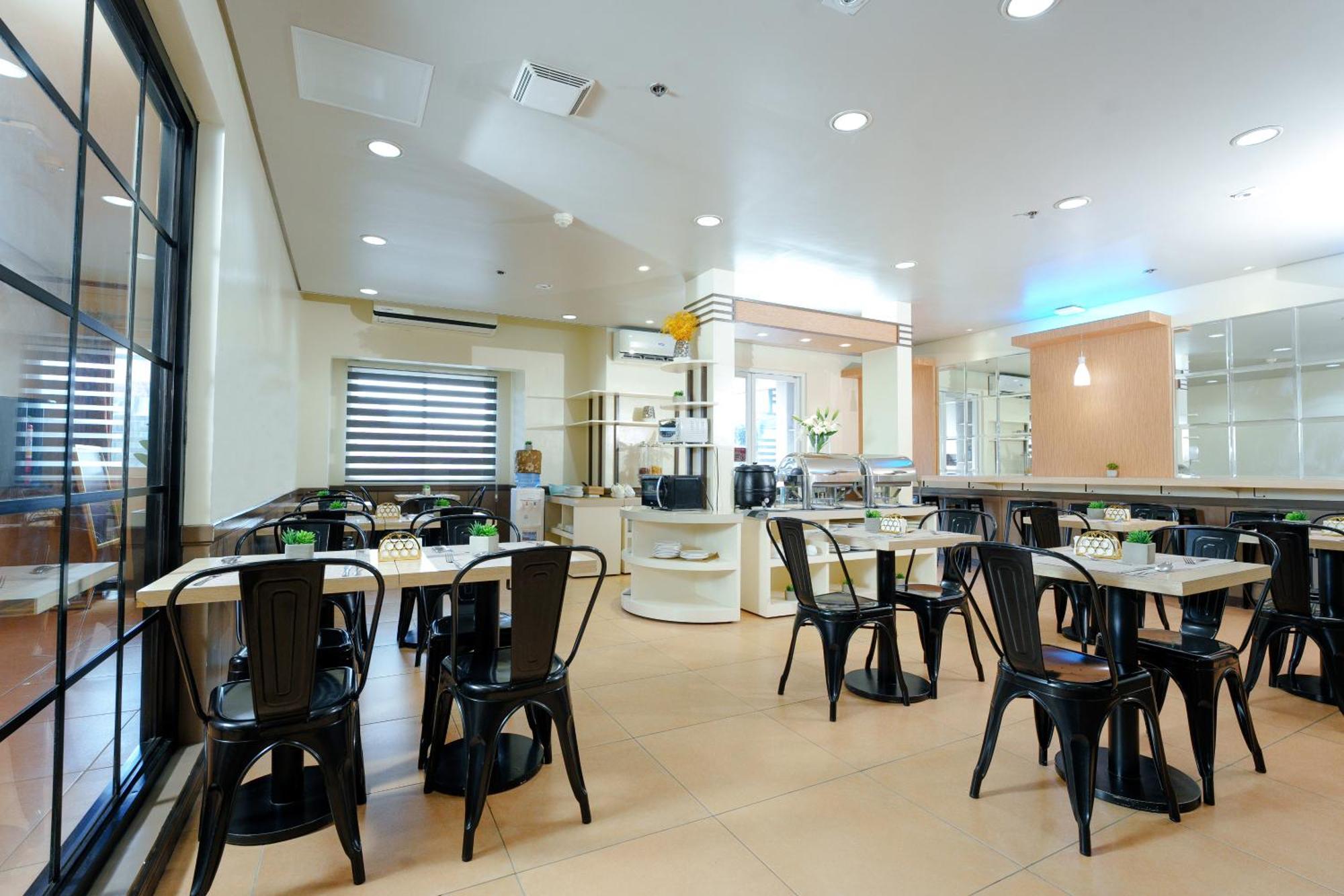 Microtel By Wyndham Davao City Kültér fotó