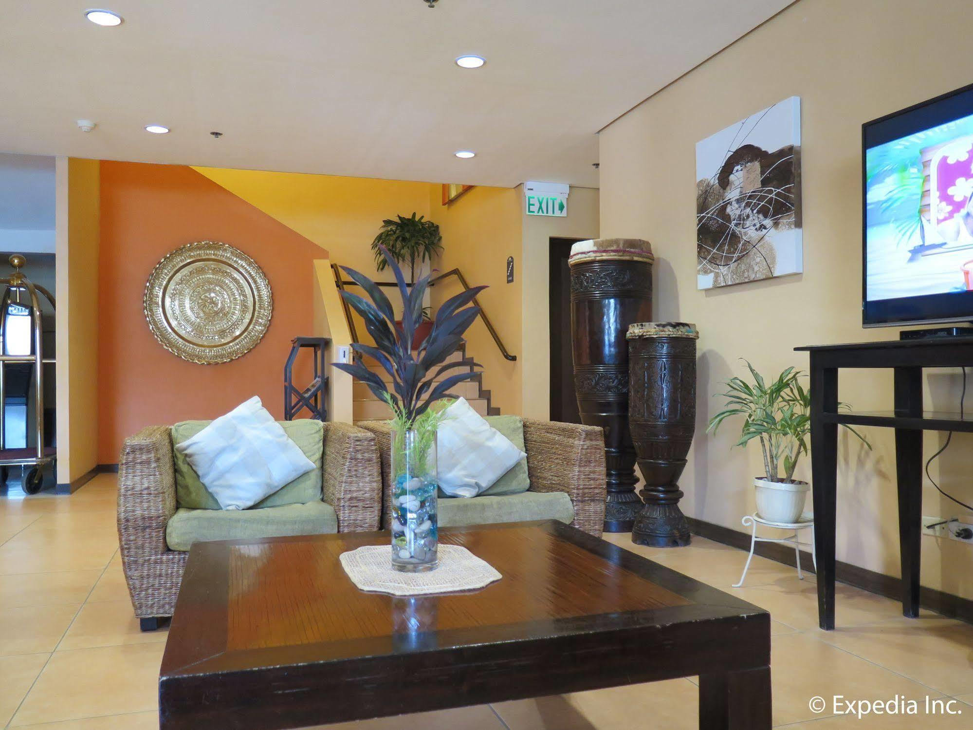 Microtel By Wyndham Davao City Kültér fotó