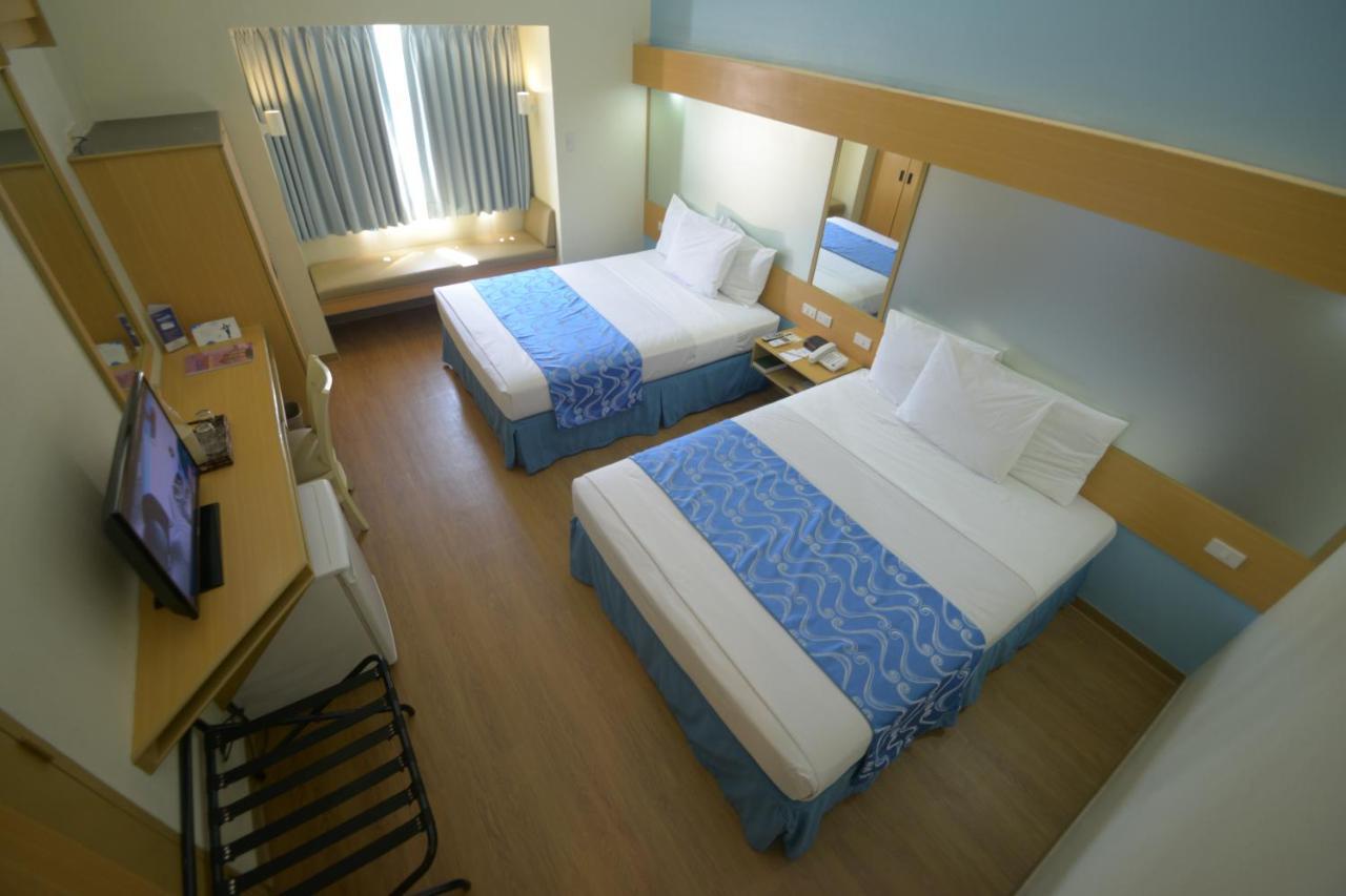 Microtel By Wyndham Davao City Szoba fotó